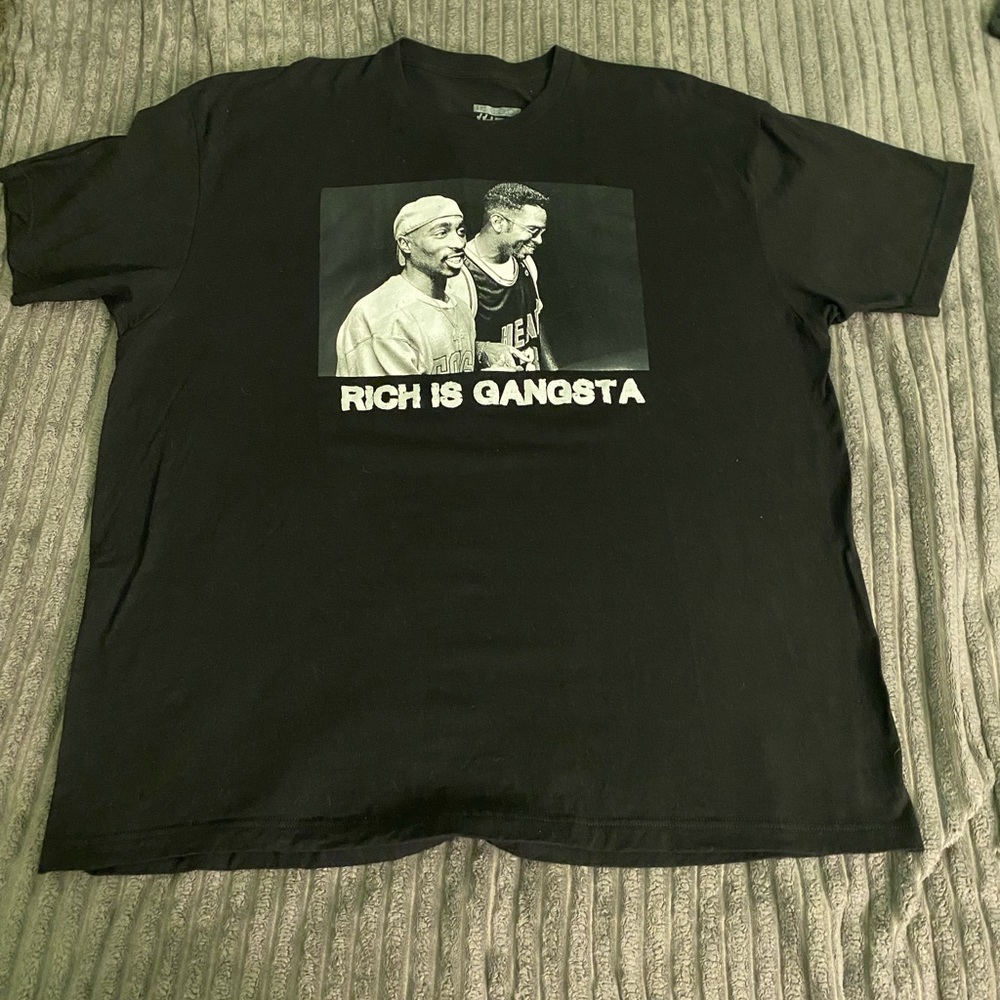 Tupac graphic tee shirt